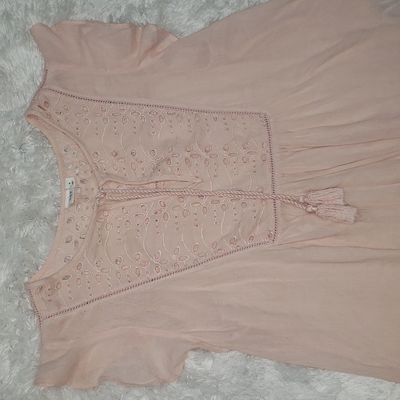 GAP Cap Sleeve Eyelet Flowy Top - Picture 2 of 7